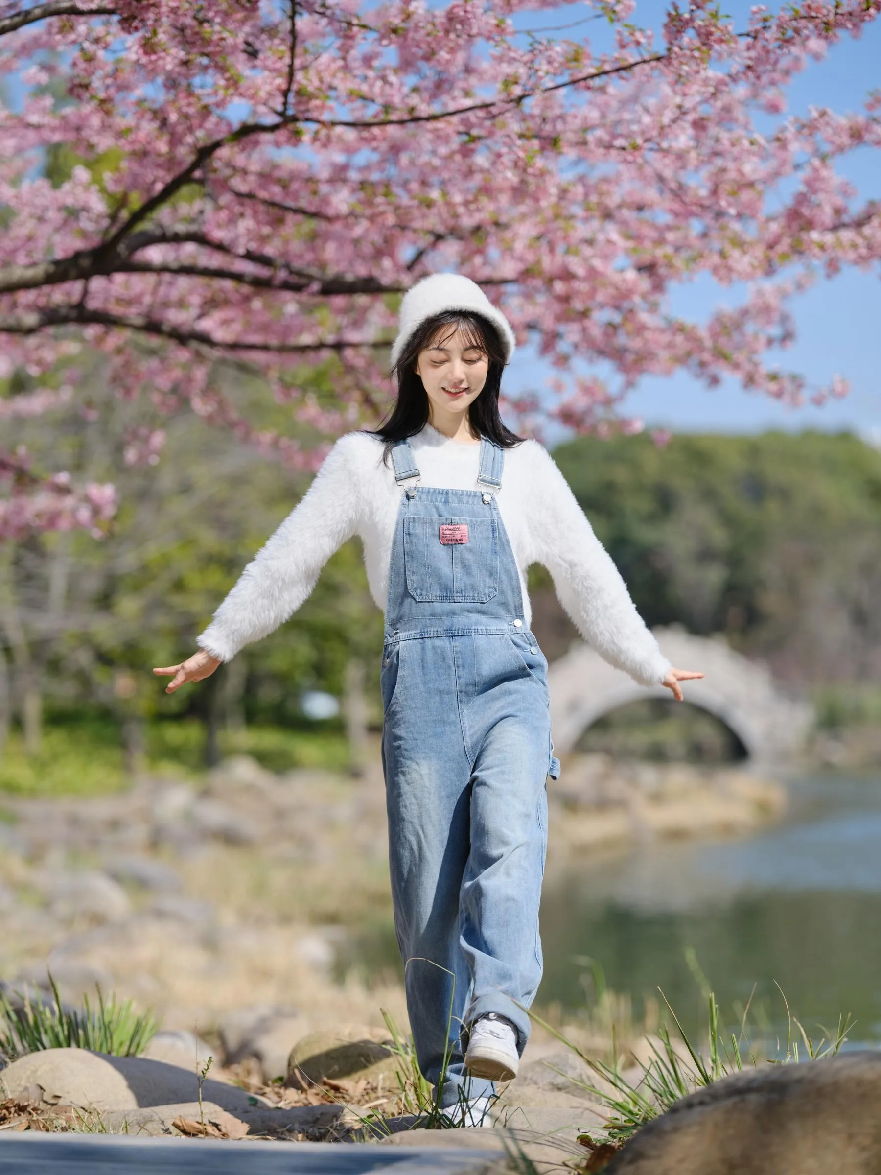 [艺图语] 2022.05.12 早樱 飞鸟咕咕- [23P]插图5